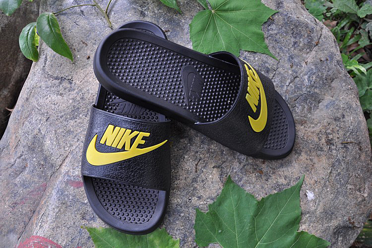 2015 Nike Sandal Black Yellow
