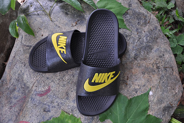 2015 Nike Sandal Black Yellow