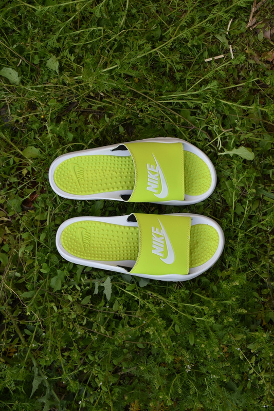 Classic Nike Sandal Fluorscent Green White