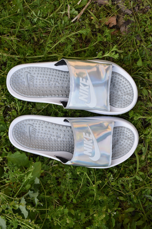 Classic Nike Sandal Grey White