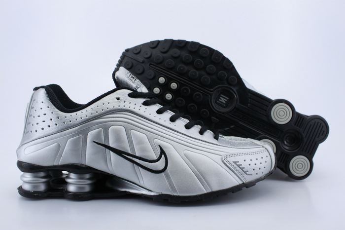 New Nike Shox R4 Silver Black Shoes