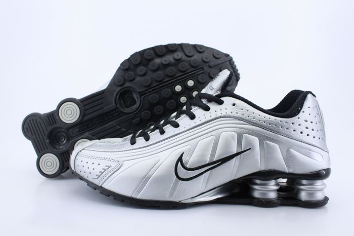 New Nike Shox R4 Silver Black Shoes