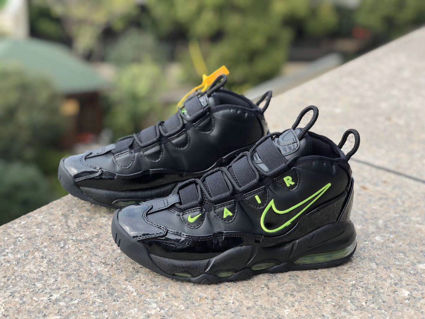 uptempo 95 black and green