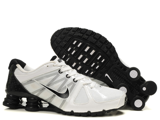 Nike Shox Agent+ White Black Shoes - Click Image to Close