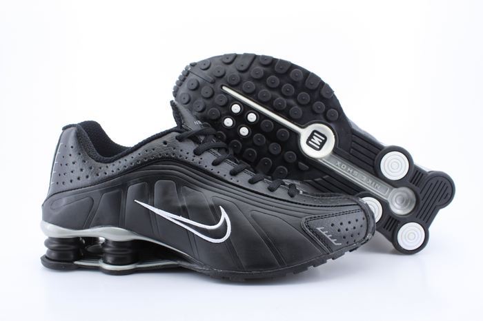 Women Nike Shox R4 Black White Shoes - Click Image to Close